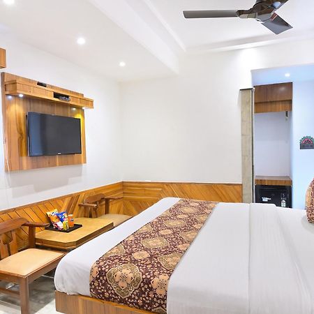 The Natraj Yes Please -New Delhi Hotel Buitenkant foto
