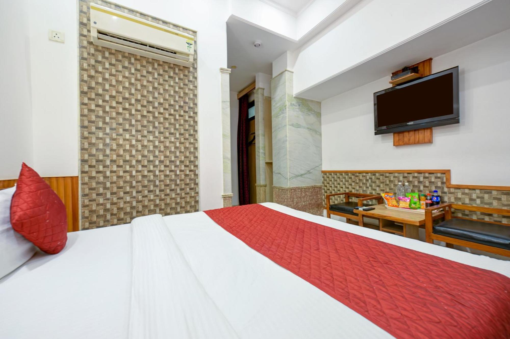 The Natraj Yes Please -New Delhi Hotel Buitenkant foto