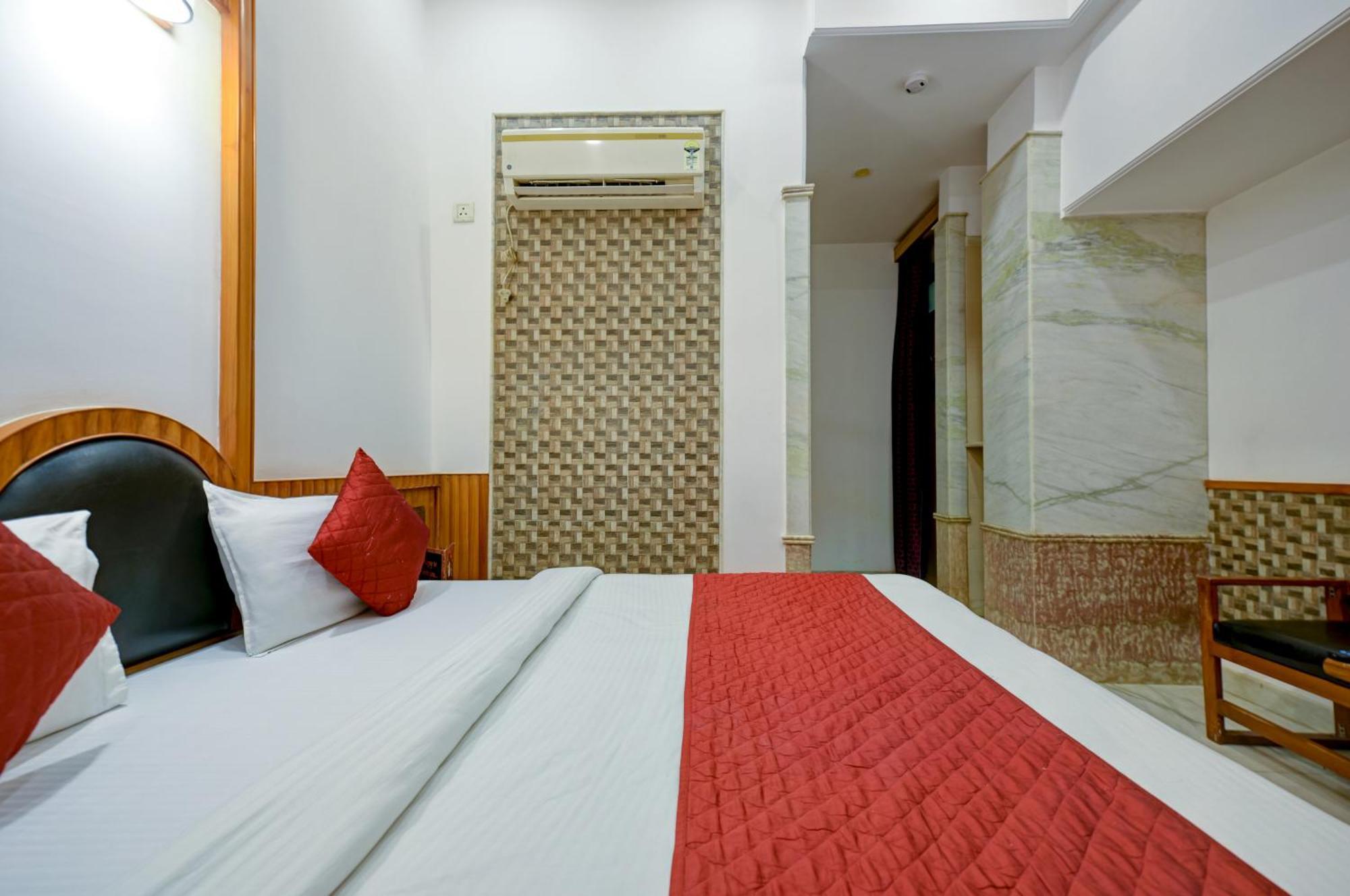The Natraj Yes Please -New Delhi Hotel Buitenkant foto
