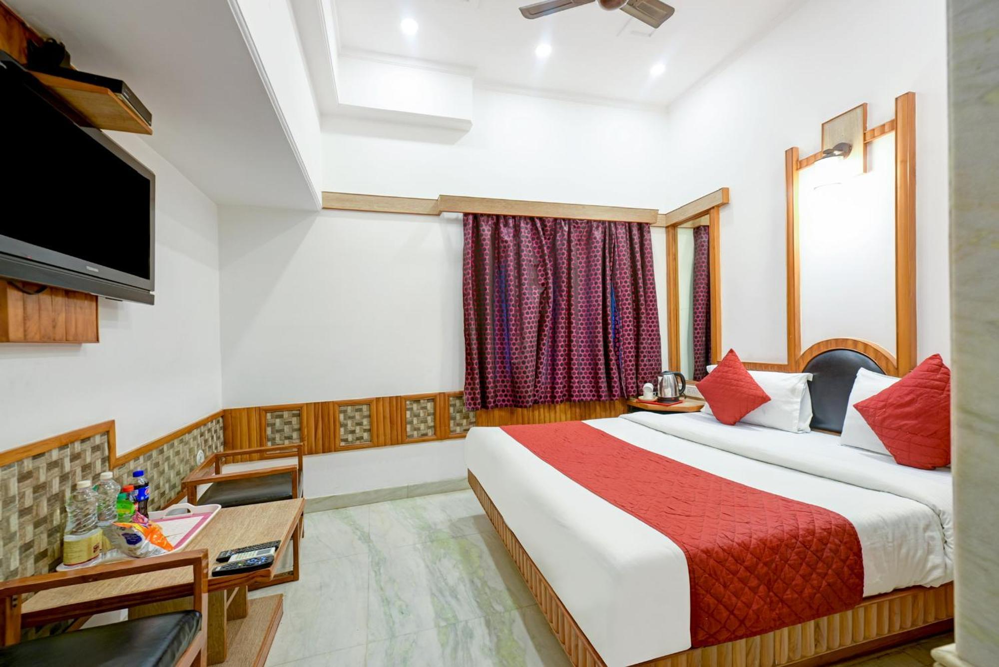 The Natraj Yes Please -New Delhi Hotel Buitenkant foto