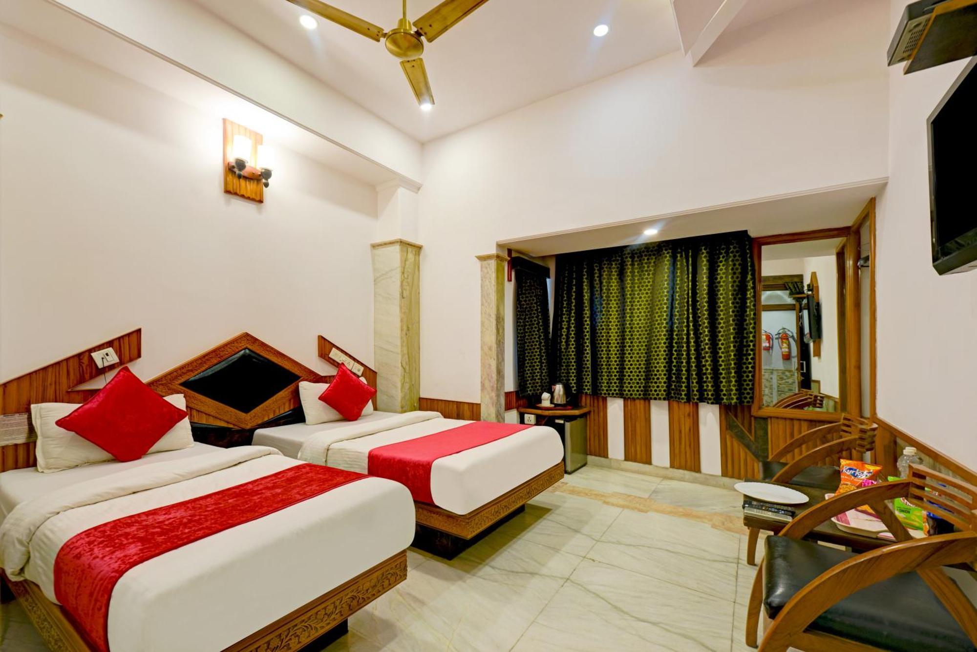 The Natraj Yes Please -New Delhi Hotel Buitenkant foto