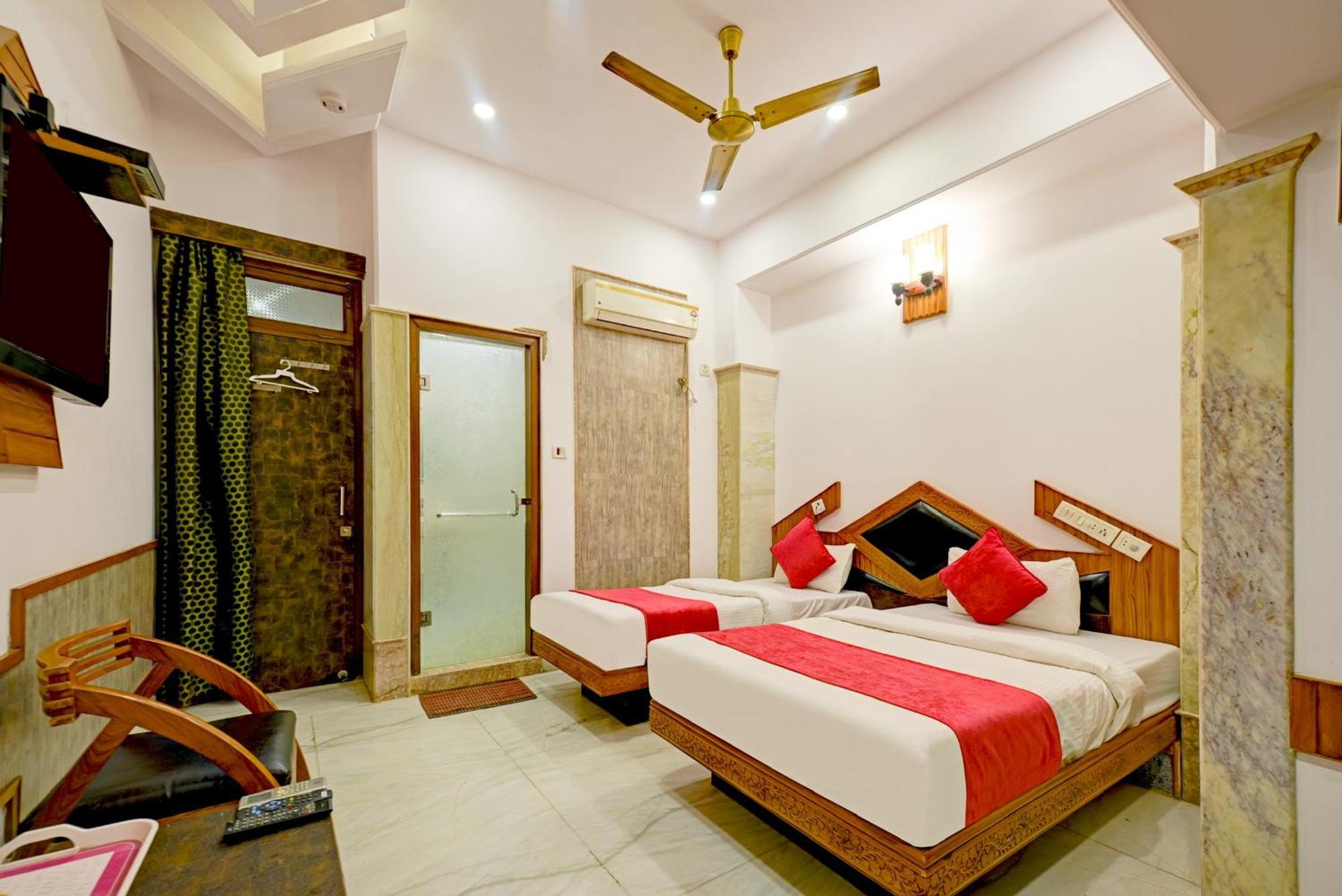 The Natraj Yes Please -New Delhi Hotel Buitenkant foto