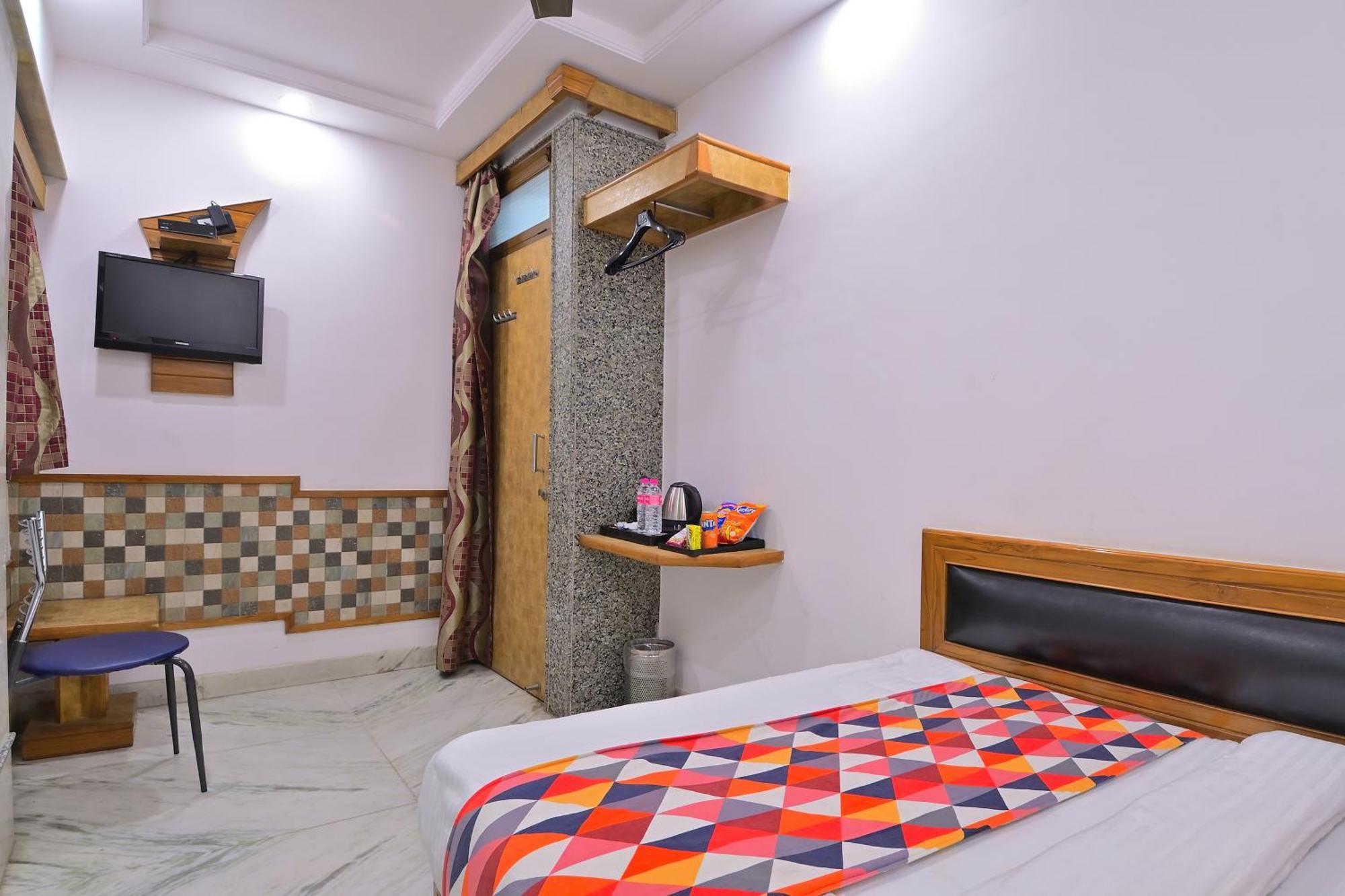 The Natraj Yes Please -New Delhi Hotel Buitenkant foto