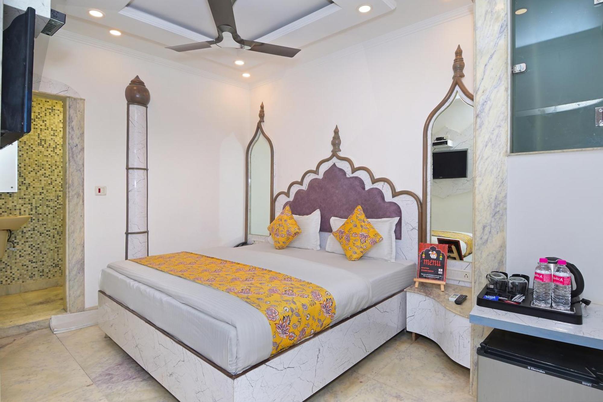 The Natraj Yes Please -New Delhi Hotel Buitenkant foto