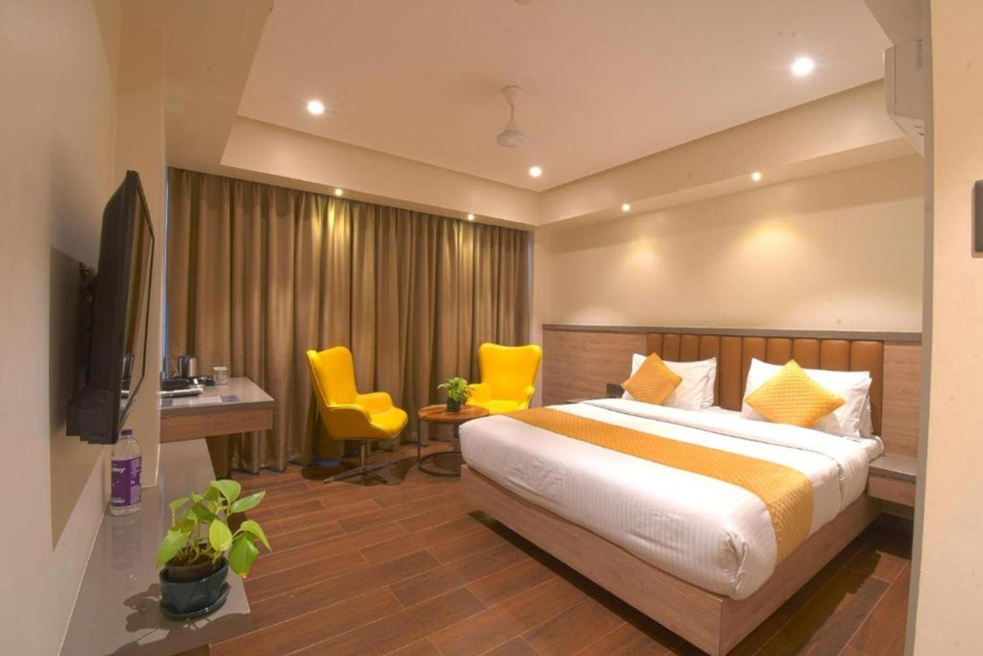 The Natraj Yes Please -New Delhi Hotel Buitenkant foto