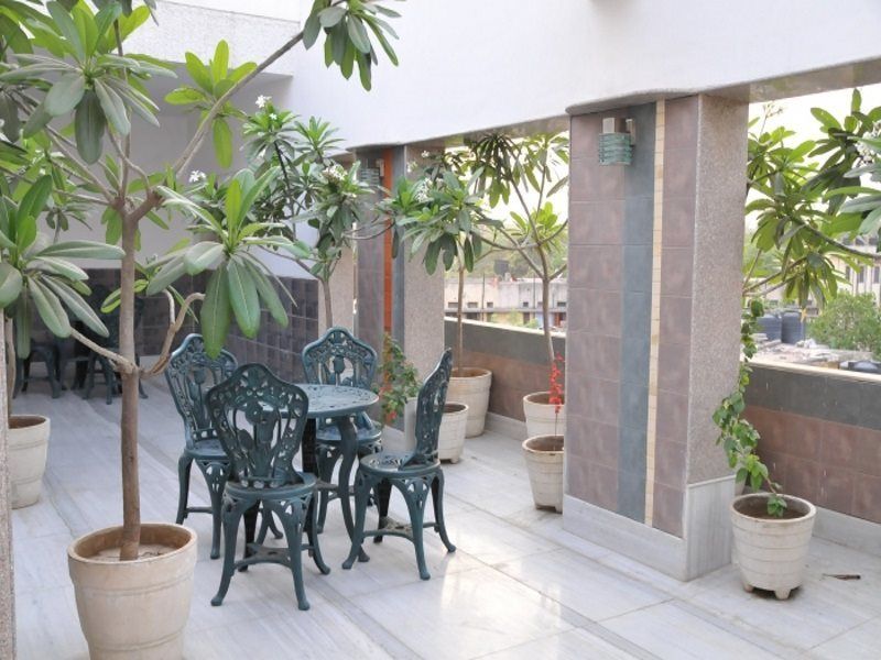 The Natraj Yes Please -New Delhi Hotel Buitenkant foto